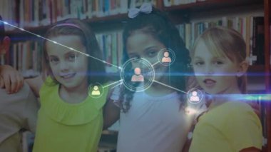 Çeşitli okul çocukları üzerindeki bağlantı ağlarının animasyonu. küresel eğitim, öğrenme ve bağlantılar konsepti dijital olarak oluşturulmuş video.