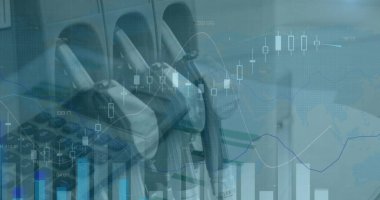 İş adamı petrol dağıtıcısının mali veri işleme görüntüsü. küresel iş, finans, dijital arayüz ve bağlantılar konsepti dijital olarak oluşturulmuş görüntü.