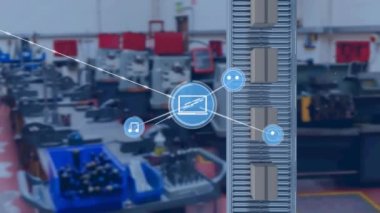 Depodaki taşıma bantlarındaki kutuların üzerindeki bağlantılar ve simgelerin animasyonları. küresel sevkiyat, dağıtım ve bağlantılar konsepti dijital olarak oluşturulmuş video.