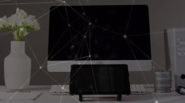 Tablet ve televizyon üzerinden bağlantı ağlarının animasyonu. küresel bağlantılar, dijital arayüz ve teknoloji konsepti dijital olarak oluşturulmuş video.