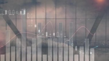 İstatistiksel veri işleme videosu mavi gökyüzündeki bulutlara karşı şehir manzarası üzerinde. iş istatistikleri ve veri kavramı