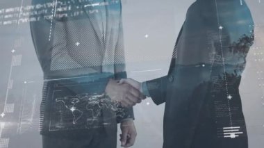 Beyaz iş adamlarının el sıkışması üzerine finansal veri işleme animasyonu. küresel iş, finans, bağlantılar ve dijital arayüz konsepti dijital olarak oluşturulmuş video.