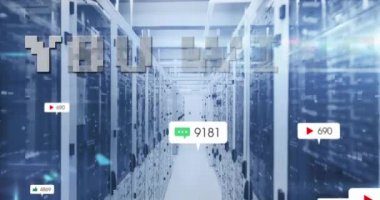 Sunucu odasında büyüyen metin ve numaraların animasyonu. küresel sosyal medya, bağlantılar ve dijital arayüz konsepti dijital olarak oluşturulmuş video.