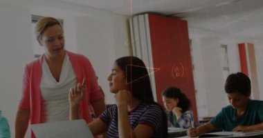 Matematiksel formüllerin sınıftaki öğrenciler ve öğretmenler üzerinde canlandırılması. eğitim ve öğrenme kavramı dijital olarak oluşturulmuş video.