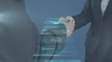 Kafkas iş adamlarının el sıkışması üzerine dijital ekranların animasyonu. küresel iş, finans, bağlantılar ve dijital arayüz konsepti dijital olarak oluşturulmuş video.