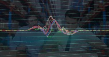 Depodaki çeşitli iş adamları üzerinde finansal veri işleme animasyonu. küresel sevkiyat, dağıtım ve bağlantılar konsepti dijital olarak oluşturulmuş video.