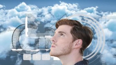 Bulutlu gökyüzünde insan ve dijital arayüzün animasyonu. zaman geçişi, renk ve hareket kavramı dijital olarak oluşturulmuş video.