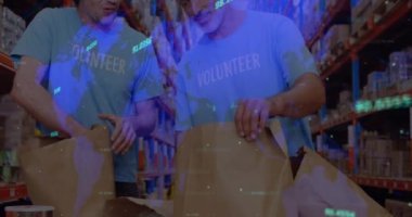 Depoda çalışanların finansal veri işleme animasyonları. küresel sevkiyat, dağıtım ve bağlantılar konsepti dijital olarak oluşturulmuş video.