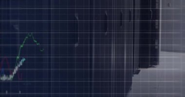 Sunucu odasında finansal veri işleme animasyonu. küresel iş, finans, bağlantılar ve dijital arayüz konsepti dijital olarak oluşturulmuş video.