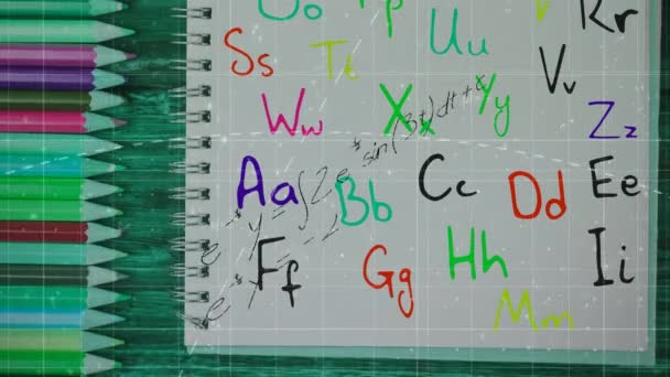 Animatie Van Bewegende Wiskundige Formules Letters Kleurpotloden Notebook Digitaal Gegenereerde — Stockvideo