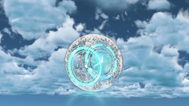 曇った空に青い時計のアニメーション 時間が経つにつれて色や動きの概念がデジタルで生成され — ストック動画