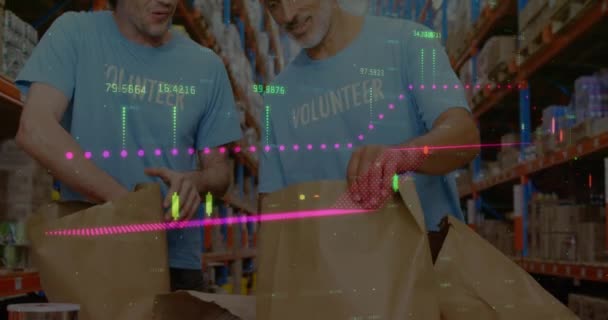 倉庫内の多様なボランティアによる財務データ処理のアニメーション 世界中の出荷 接続の概念デジタル生成ビデオ — ストック動画