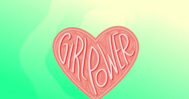 Yeşil arkaplandaki güçlü kız metninin animasyonu. küresel sosyal medya, bağlantılar ve dijital arayüz konsepti dijital olarak oluşturulmuş video.