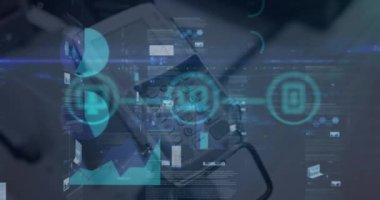 Diyagram ve terminal üzerinden veri işleme animasyonu. küresel iş, finans, bağlantılar ve dijital arayüz konsepti dijital olarak oluşturulmuş video.