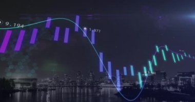Şehir manzarası üzerindeki istatistik ve finansal veri işleme animasyonları. finans, iş ve veri işleme kavramı dijital olarak oluşturulmuş video.