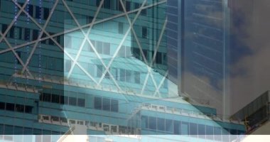 Bilgisayar sunucuları üzerinde modern ofis binalarının animasyonu. küresel hesaplama, dijital arayüz ve dijital olarak oluşturulmuş video işleme kavramı.