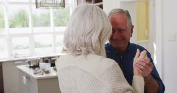 Animatie Van Goede Vibes Alleen Tekst Senior Kaukasisch Koppel Dansen — Stockvideo