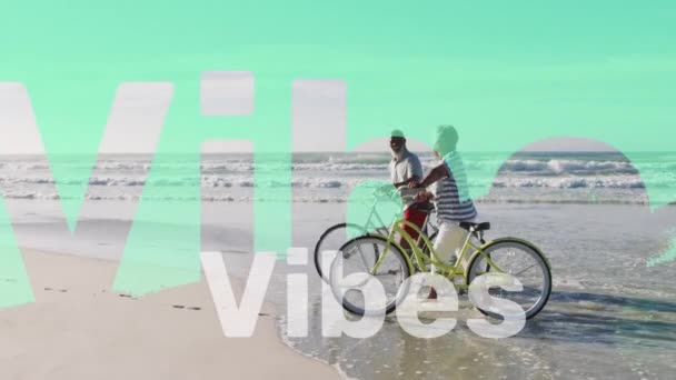 Animatie Van Vibes Tekst Glimlachend Senior Afrikaans Amerikaans Koppel Fietsen — Stockvideo