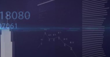 Siyah arkaplan üzerinden finansal veri işleme animasyonu. küresel iş, finans ve dijital arayüz kavramı dijital olarak oluşturulmuş video.