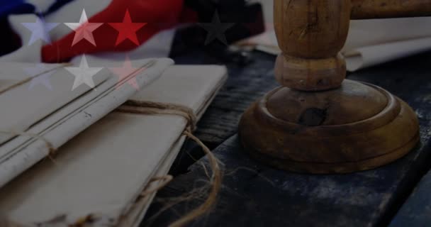 在法庭档案和铁锤上动画美国国旗的明星 美国爱国主义 独立和司法系统概念数码视频 — 图库视频影像