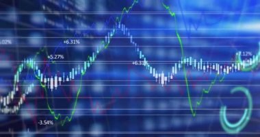 Karanlık arka planda finansal veri işleme videosu. küresel iş, finans, teknoloji ve bağlantılar konsepti dijital olarak oluşturulmuş video.