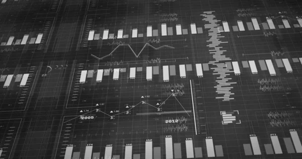 Siyah zemin üzerinde sayılar ve veri işleme olan diyagramların resmi. küresel iş, finans, bağlantılar ve dijital arayüz konsepti dijital olarak oluşturulmuş görüntü.