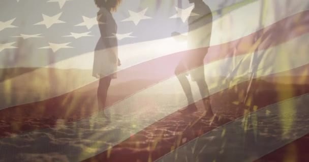 Анимация Американского Флага Над Предложением Африканской Пары Патриотизм Концепция Празднования — стоковое видео
