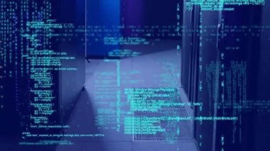 Sunucu odasında veri işleme animasyonu. bulut hesaplama ve veri işleme kavramı dijital olarak oluşturulmuş video.