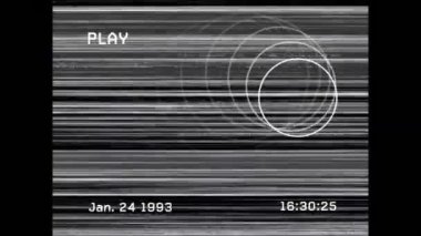 Beyaz daireler üzerindeki parazitin animasyonu. Parazit, teknoloji ve dijital arayüz konsepti dijital olarak oluşturulmuş video.