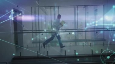 Hastanedeki çeşitli doktorlarla olan bağlantıların animasyonu. küresel tıp, sağlık ve teknoloji konsepti dijital olarak üretilen video.