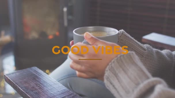 Animación Buenas Vibraciones Texto Con Mujer Birracial Beber Café Comunicación — Vídeos de Stock