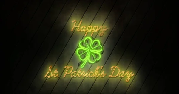 Obrázek Slov Happy Patricks Day Napsaný Neonově Blikajícími Žlutými Písmeny — Stock fotografie