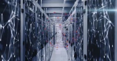 Sunucu odasında hareket eden şekillerin animasyonu. bulut hesaplama ve veri işleme kavramı dijital olarak oluşturulmuş video.