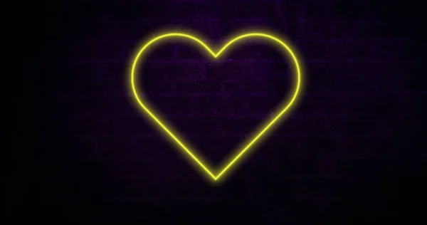 Bild Des Neonfarbenen Herzsymbols Flackert Mit Kopierraum Über Schwarzem Hintergrund — Stockfoto