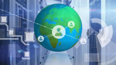 Sunucu odasındaki simgeler ve dünya ile bağlantı ağının animasyonu. küresel iş, finans, bağlantılar ve dijital arayüz konsepti dijital olarak oluşturulmuş video.