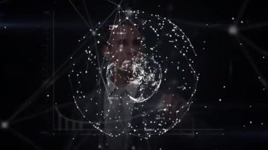 Bağlantı ağının animasyonu ve iş adamının üzerindeki dünya. küresel bağlantılar, iş dünyası, dijital arayüz, teknoloji ve ağ konsepti dijital olarak oluşturulmuş video.
