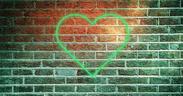 Bild Eines Leuchtenden Neonfarbenen Herzsymbols Der Ziegelwand Social Media Und — Stockfoto