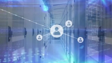 Sunucu odasındaki simgeler ve veri işleme ağı animasyonu. küresel iletişim teknolojisi konsepti dijital olarak oluşturulmuş video.