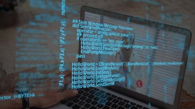 Bilgisayarı kullanarak doktorlardan veri işleme. küresel bağlantılar, iş dünyası, dijital arayüz, teknoloji ve ağ konsepti dijital olarak oluşturulmuş video.