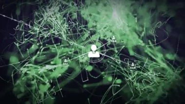 Siyah arkaplan üzerindeki simge ve çizgilerle bağlantı ağının animasyonu. Sosyal medya ve iletişim arayüzü kavramı dijital olarak oluşturulmuş video.