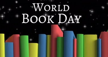 Kara arkaplan üzerine yazılmış kitaplar üzerinde dünya kitapları günü metninin animasyonu. Kitap günü ve okuma konsepti dijital olarak oluşturulmuş video.