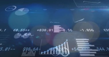Finansal veri işleme animasyonunun odak şehir ışıkları dışında gerçekleşmesi. küresel iş ve finans kavramı dijital olarak oluşturulan video.