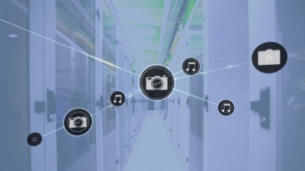 Animatie Van Het Netwerk Van Verbindingen Met Pictogrammen Serverruimte Mondiaal — Stockvideo