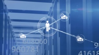 Sunucu odasındaki simgeler ve veri işleme ağı animasyonu. küresel iş, finans, bağlantılar ve dijital arayüz konsepti dijital olarak oluşturulmuş video.