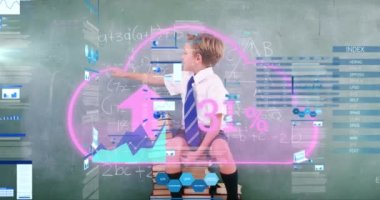 Bulutların animasyonu ve beyaz öğrencinin veri işlemesi. öğrenme, bilim, bulut hesaplama, dijital arayüz ve dijital olarak oluşturulmuş video işleme kavramı.