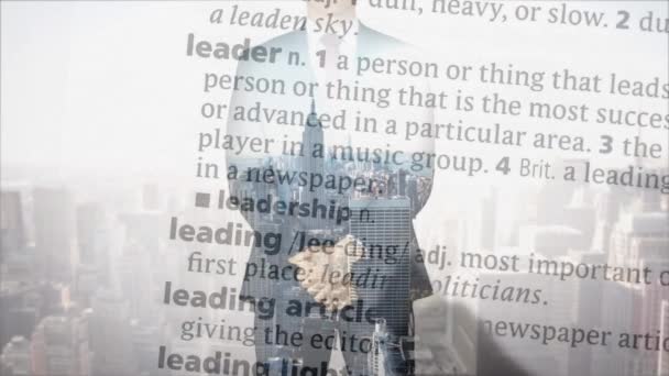 Анімація Тексту Над Кавказьким Бізнесменом Міським Пейзажем Глобальний Бізнес Язки — стокове відео
