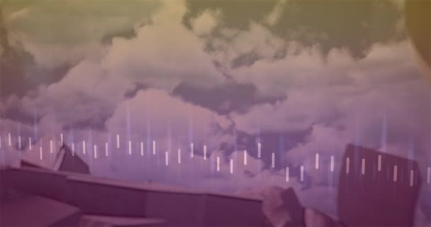Animation Der Verarbeitung Von Finanzdaten Über Dollarzeichen Und Wolken Globales — Stockvideo