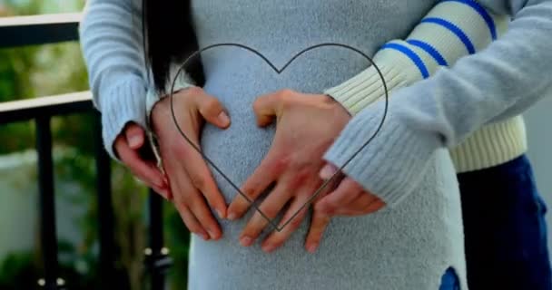 幸せな多様なカップルを受け入れる上でネオンの心のアニメーション 妊産婦の健康意識週の概念デジタルで生成されたビデオ — ストック動画