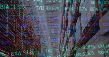 Boş deponun üzerinde veri işleme resmi. küresel sevkiyat, dağıtım ve bağlantılar konsepti dijital olarak oluşturuldu.