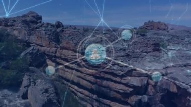 Manzara üzerindeki bağlantı ağının animasyonu. küresel iş, finans ve dijital arayüz kavramı dijital olarak oluşturulmuş video.